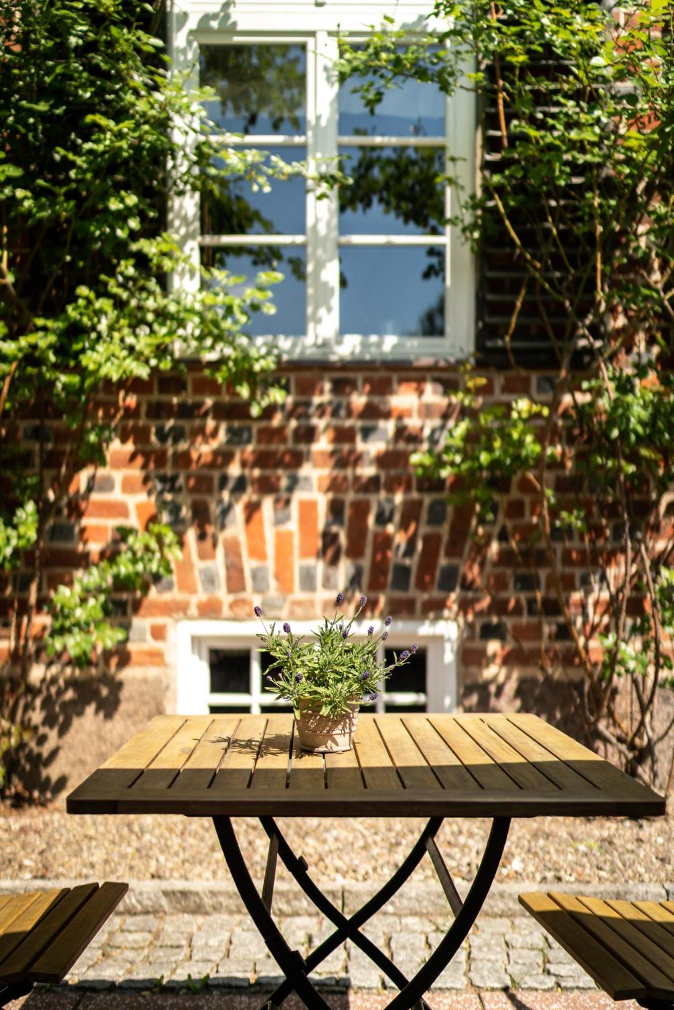 Romantik Hotel Gutshaus Ludorf Exterior photo