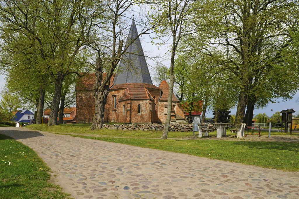 Romantik Hotel Gutshaus Ludorf Exterior photo